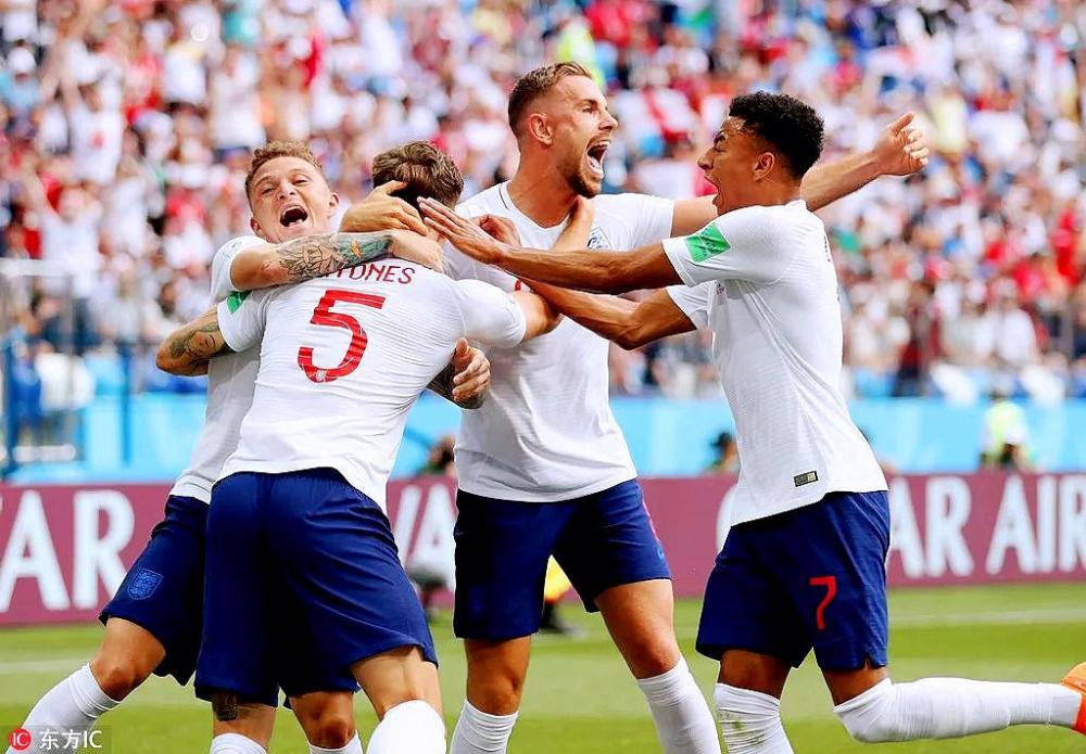 波兰队翻盘英格兰队，马龙点燃赛场