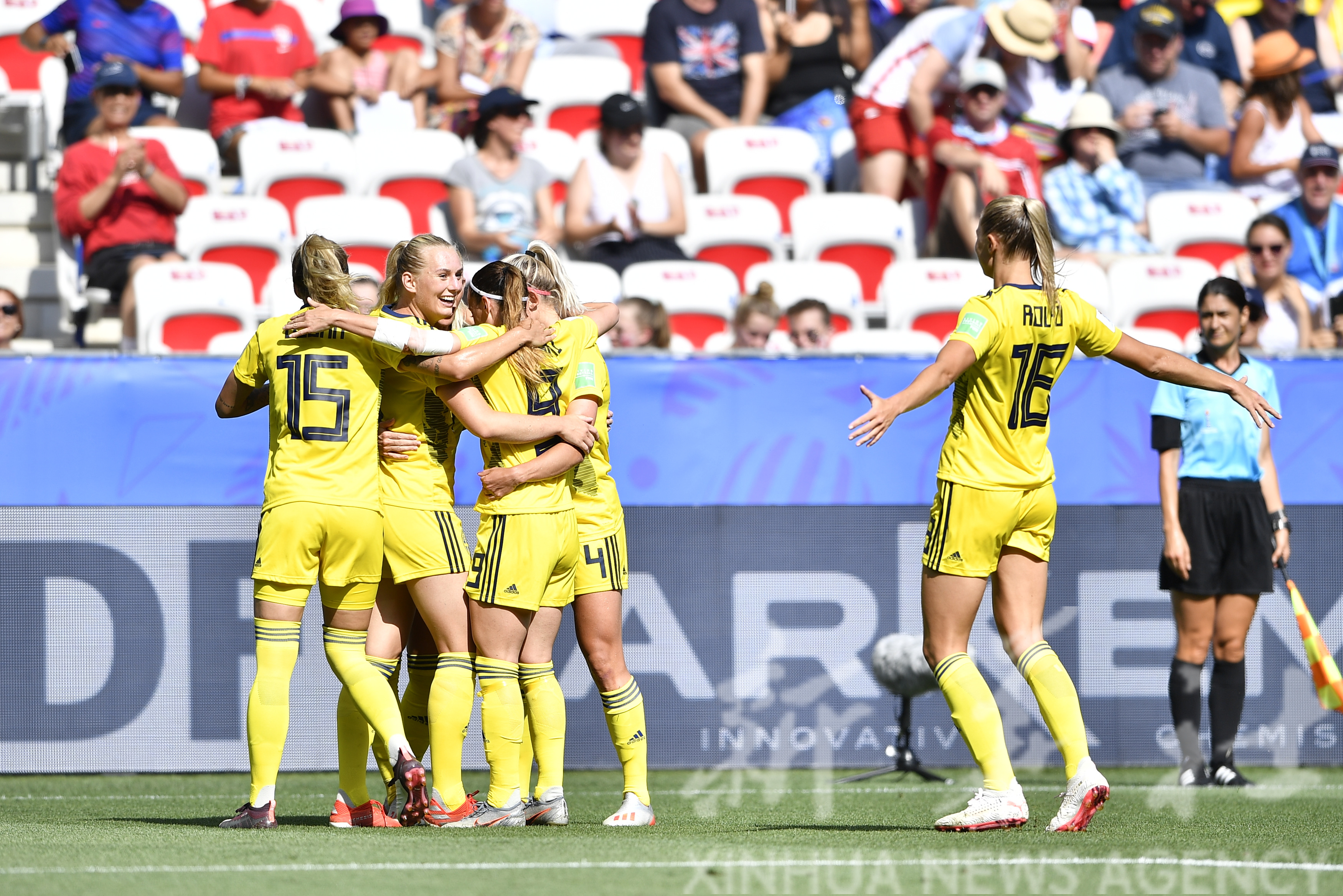 包含英格兰队翻盘瑞典队，林高远统治全场的词条