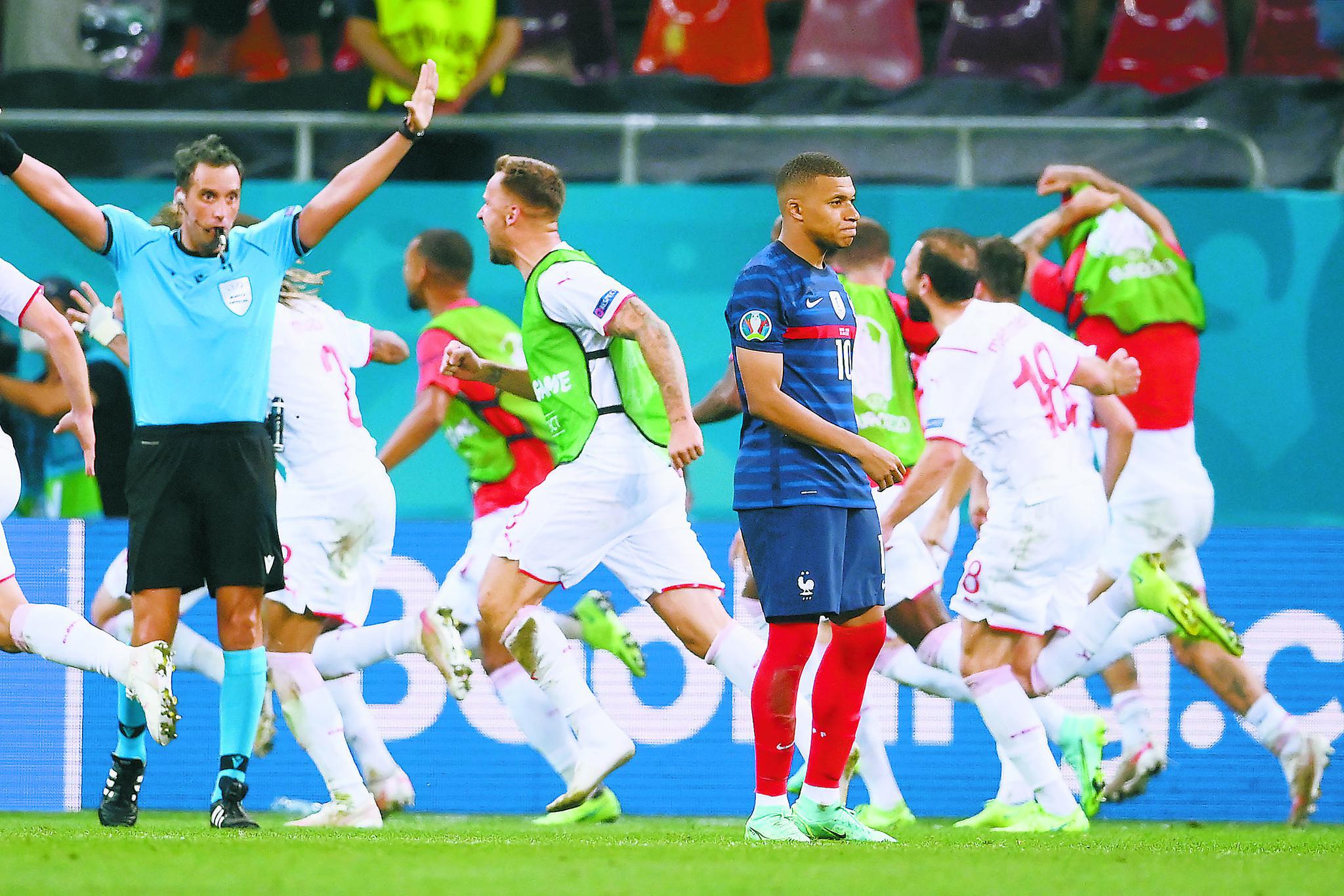 包含印尼队鏖战法国队，黄鸭组合状态火热的词条