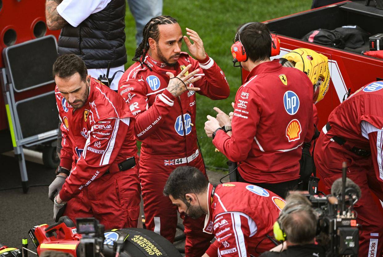 哈斯车队轻取威廉姆斯,汉密尔顿关键制胜 哈斯车队轻取威廉姆斯,汉密尔顿关键制胜