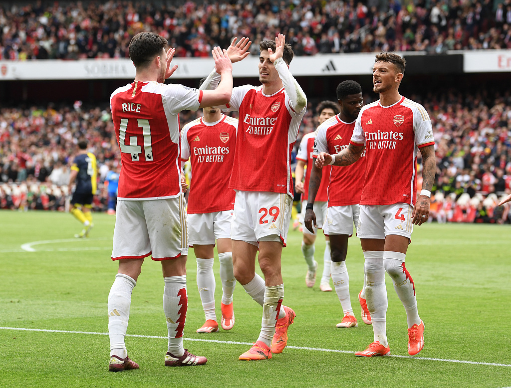 阿森纳横扫巴黎,哈弗茨带队取胜 阿森纳横扫巴黎,哈弗茨带队取胜