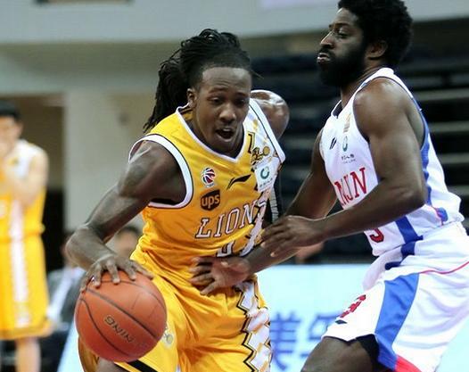 阿斯顿马丁轻取威廉姆斯，皮亚斯特里状态火热