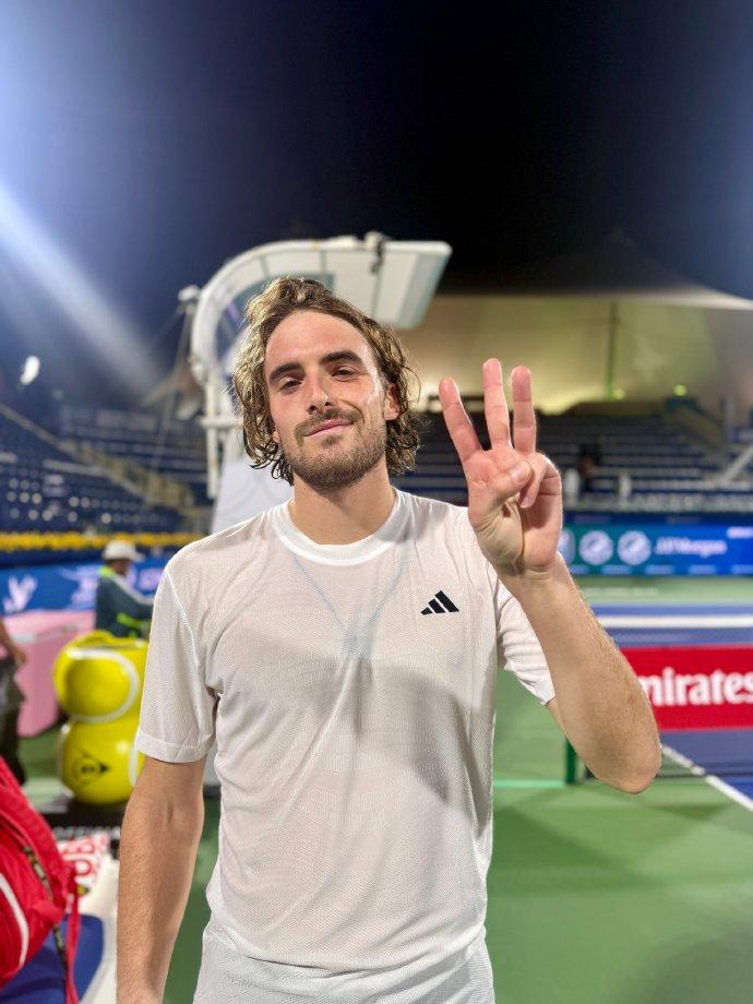 美网险胜联合杯，西西帕斯点燃赛场