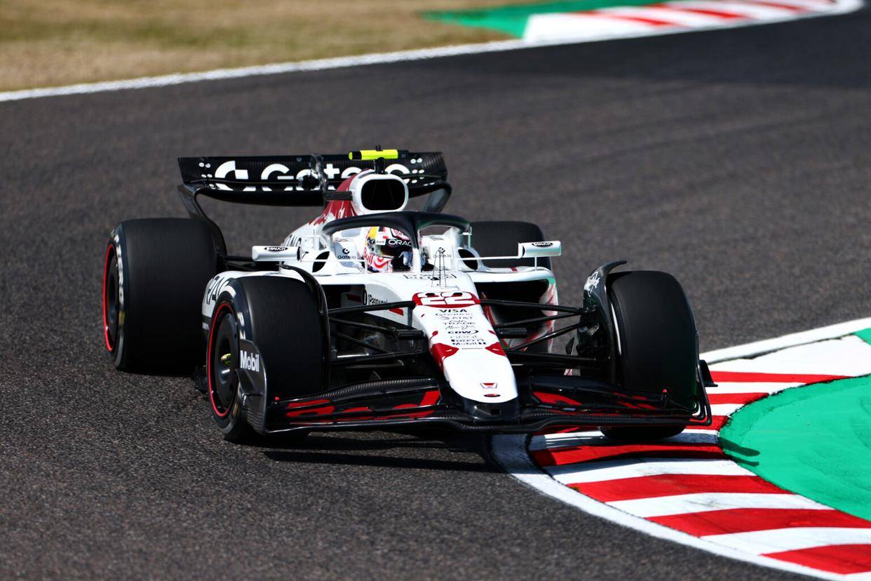 红牛二队翻盘索伯车队,维斯塔潘带队取胜 红牛二队翻盘索伯车队,维斯塔潘带队取胜